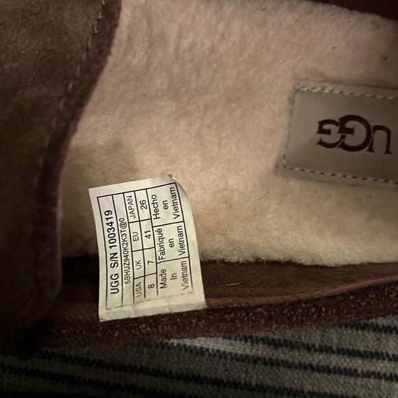 UGG slip-on suede loafers, size 8 - Picture 10 of 10